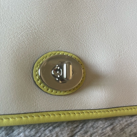 Coach Clutch - Picture 8 of 9